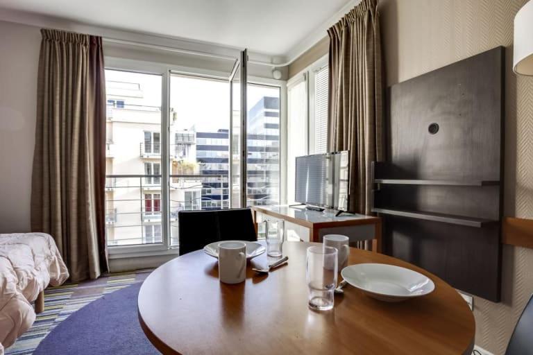 Guestready - Studio Cosy Pres Du Metro Issy-les-Moulineaux Exteriör bild